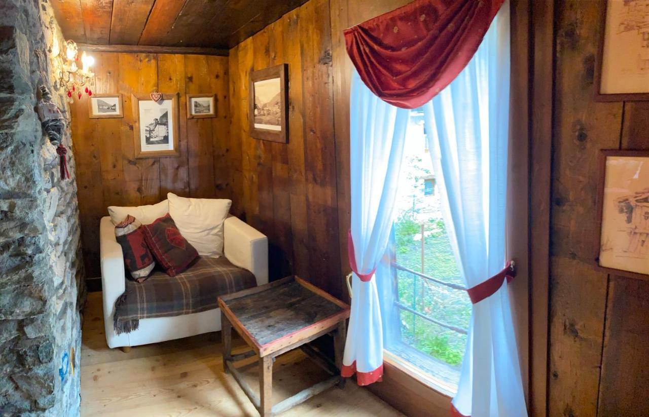 Chalet Cretaz ヴァルトゥルナンシュ エクステリア 写真